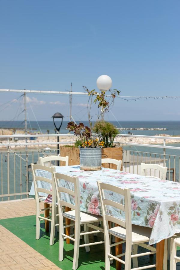 Hotel Villa Maris Римини Екстериор снимка