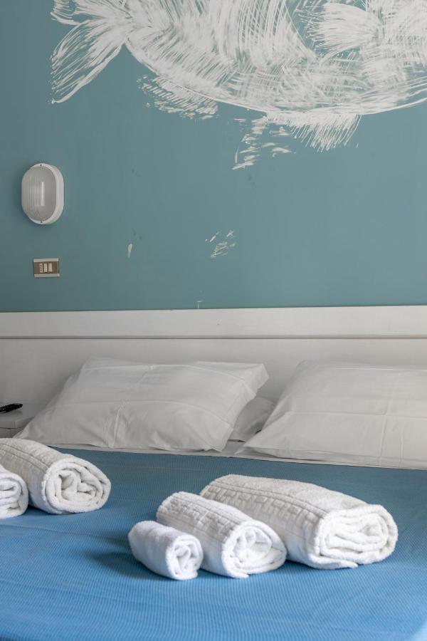 Hotel Villa Maris Римини Екстериор снимка