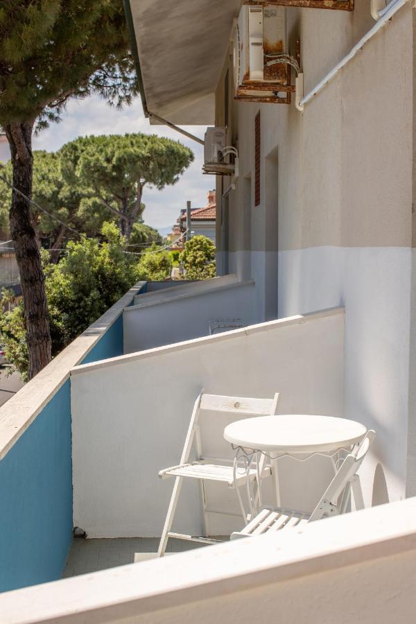 Hotel Villa Maris Римини Екстериор снимка