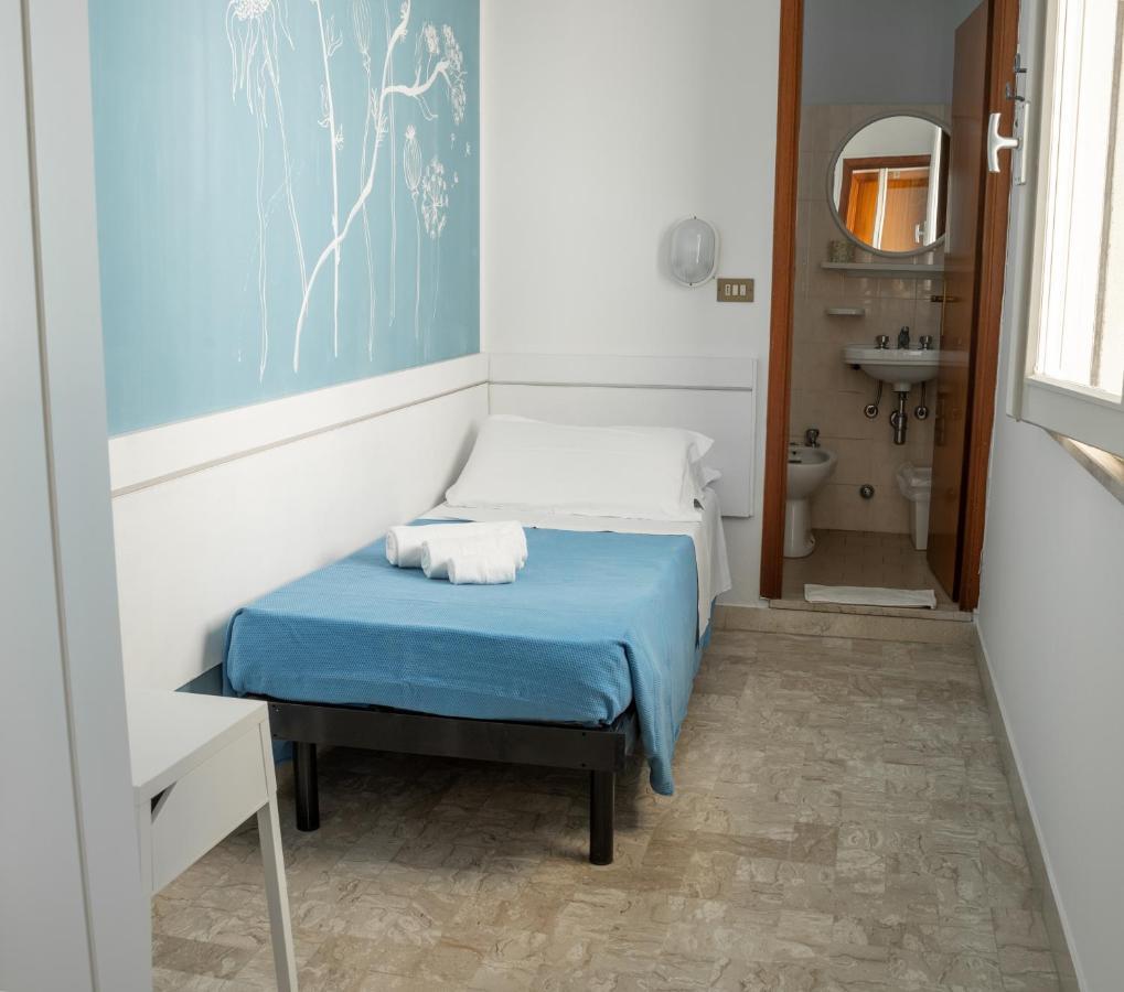 Hotel Villa Maris Римини Екстериор снимка